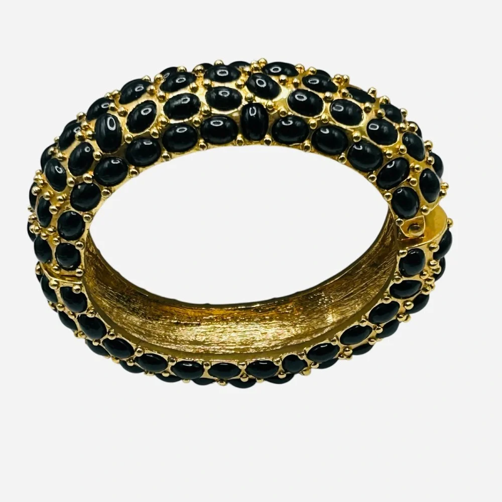 Stunning KJL ( Kenneth J Lane) Black Lucite Cobblestone Hinged Bracelet - Picture 4 of 5